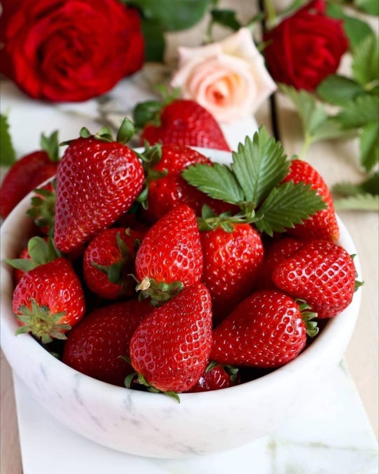 Добрый вечер с клубникой