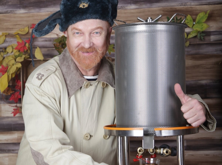 Самогонный аппарат Кузьмич