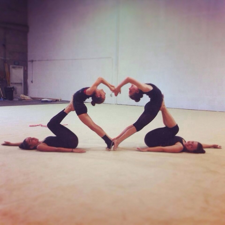 Акробатические фигуры в парах