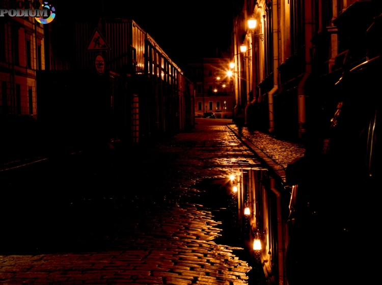 Улица с фонарями