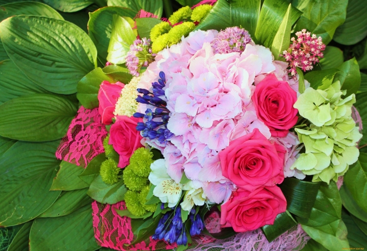 Букет с гортензией