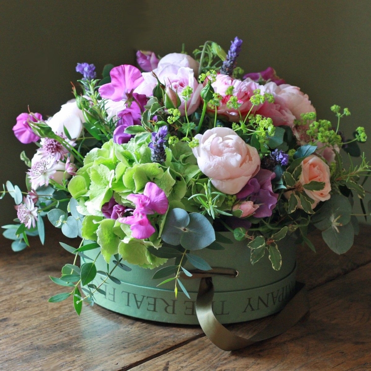 Цветочная композиция в коробке