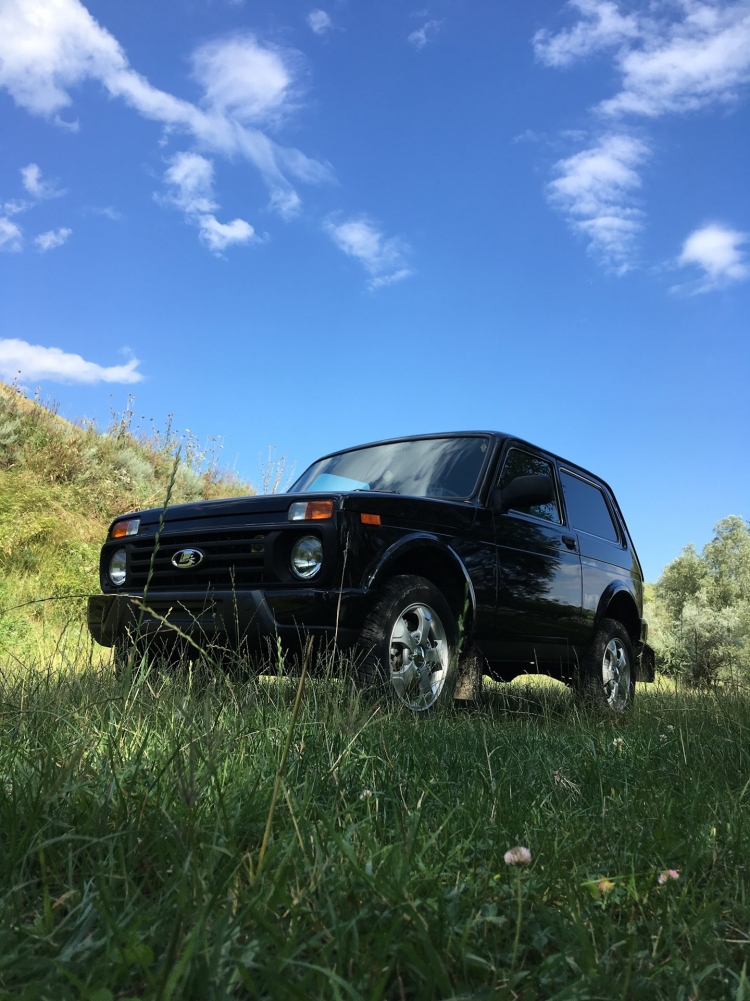 Lada 4x4 Black