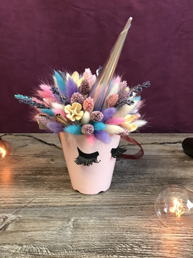 Композиция из сухоцветов в стаканчике