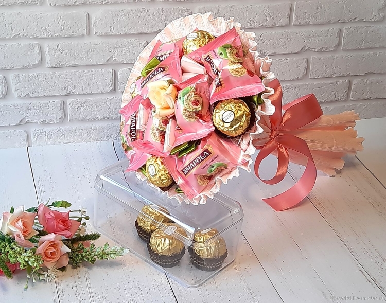 Комплимент из конфет