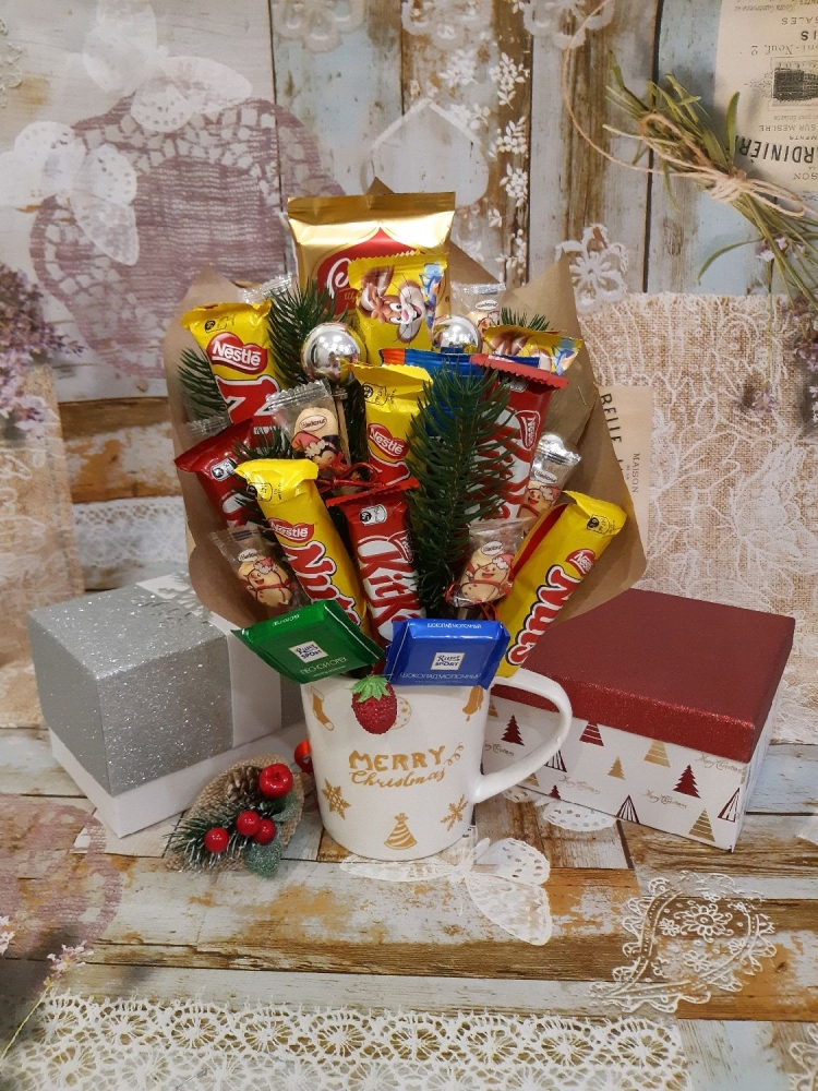 Сладкий подарок в кружке