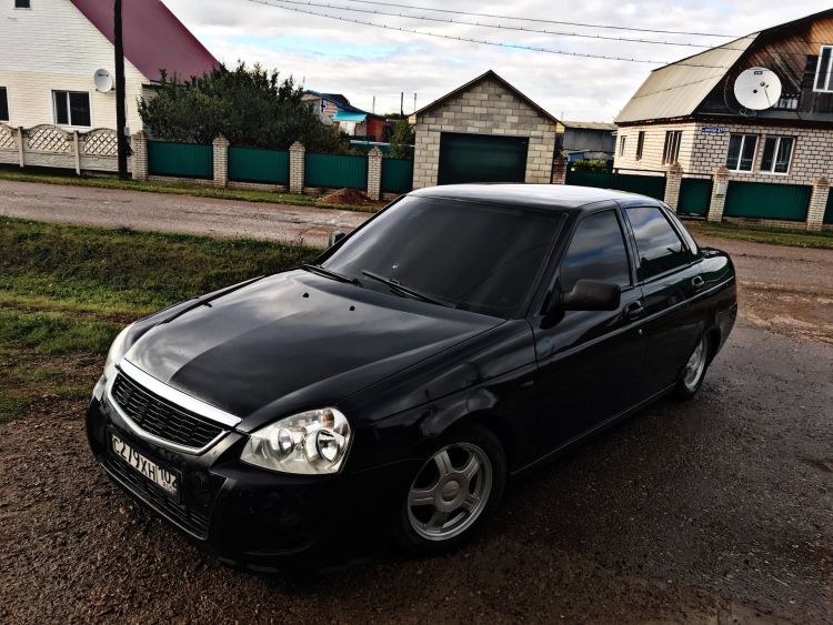 Приора 2 седан черная