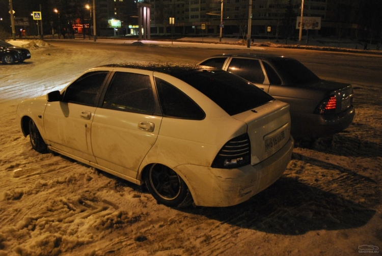 Лада Приора заниженная тонированная