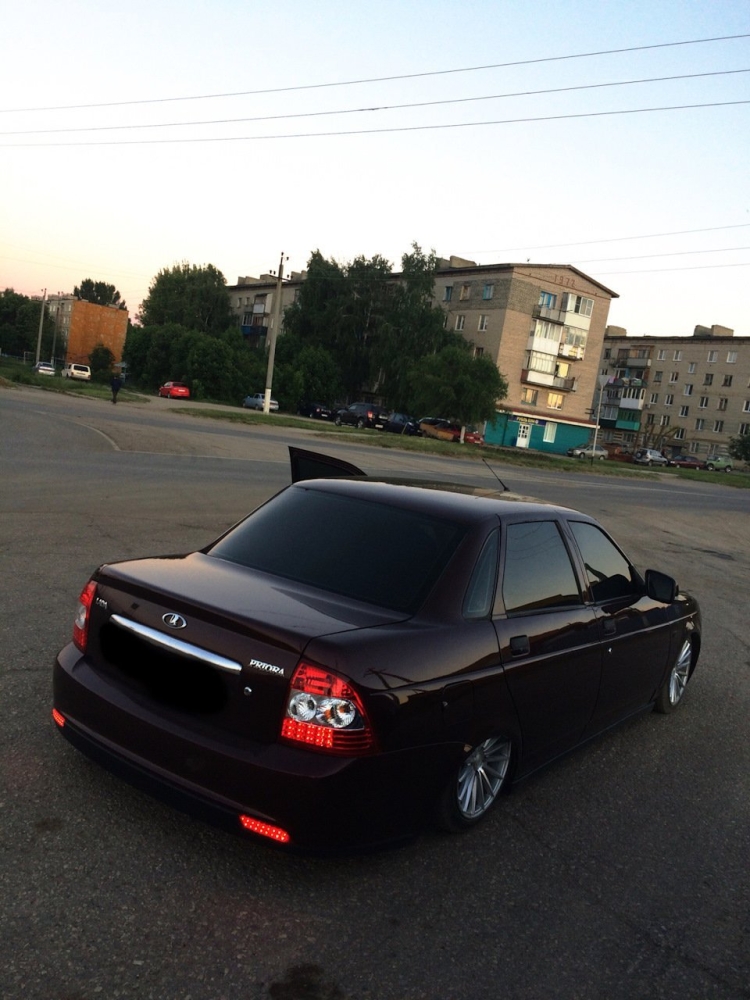 Приора 2 седан черная