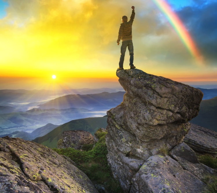 Человек на горе и Радуга