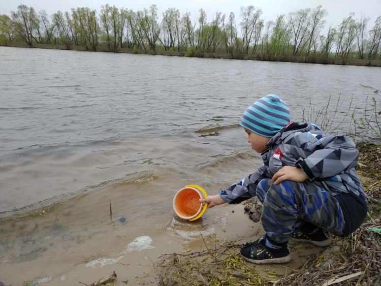 Безопасность для детей на осеннем водоеме